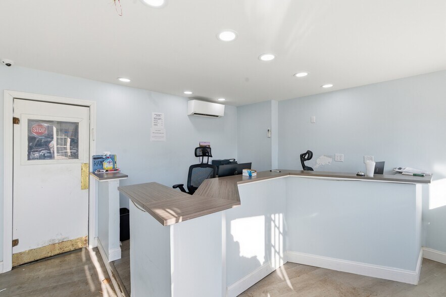 More Photos Of 59 W Church St, Spring Valley Auto Repair For Sale