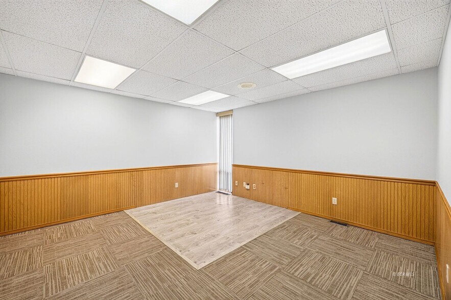 More Photos Of 975 5th St, Elko Office For Lease