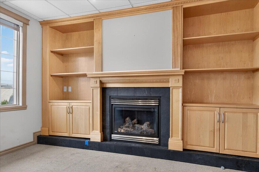 More Photos Of 12803 54th St NW, Edmonton Office For Sale