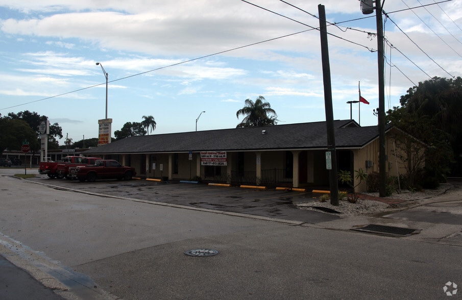 Primary Photo Of 4201-4217 4th St N, Saint Petersburg Unknown For Lease