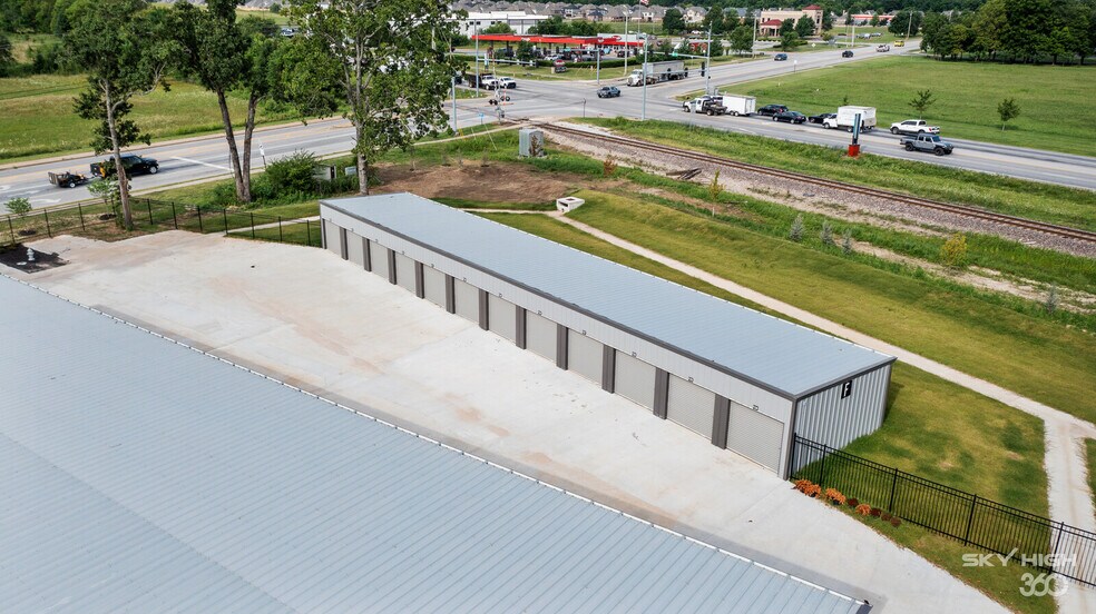 More Photos Of 753 W Pleasant Grove Rd, Rogers Self Storage For Sale