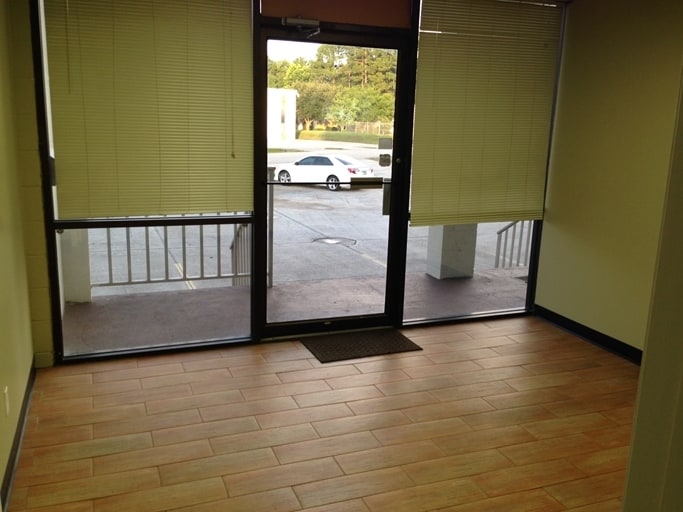 More Photos Of 3028 Mercury Rd, Jacksonville Warehouse For Lease