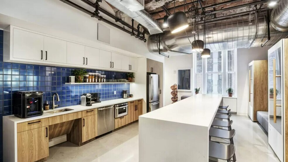 More Photos Of 25 W 39th St, New York Coworking Space