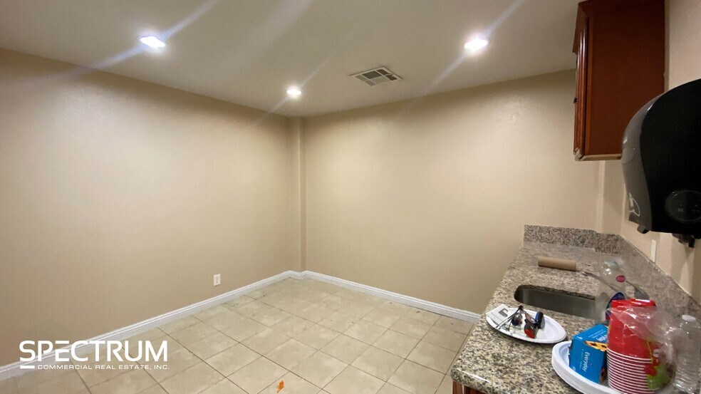 More Photos Of 12970 Branford St, Pacoima Warehouse For Lease