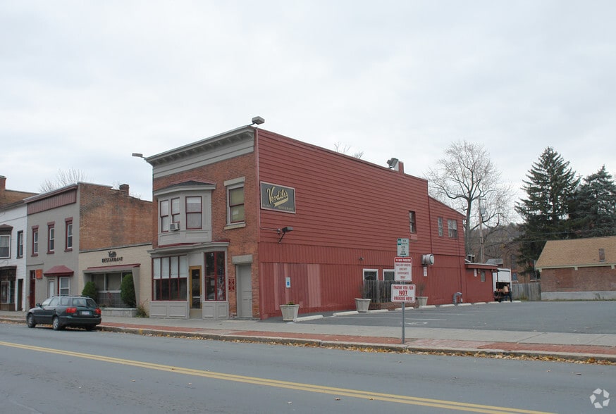 Primary Photo Of 572 2nd Ave, Troy Restaurant For Sale