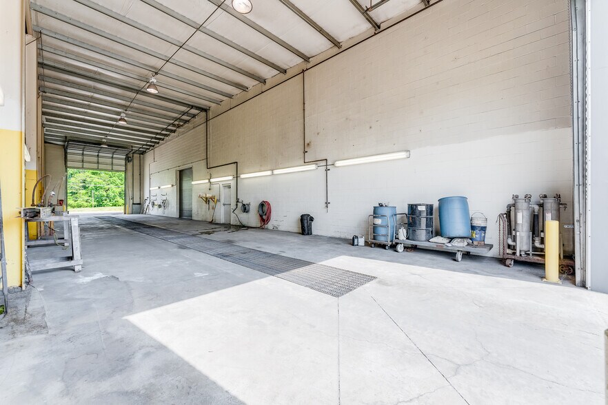 More Photos Of 55 Pleasants Industrial Park, Waverly Warehouse For Sale