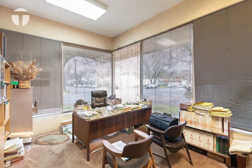 More Photos Of 2001-2005 S St, Sacramento Office For Sale