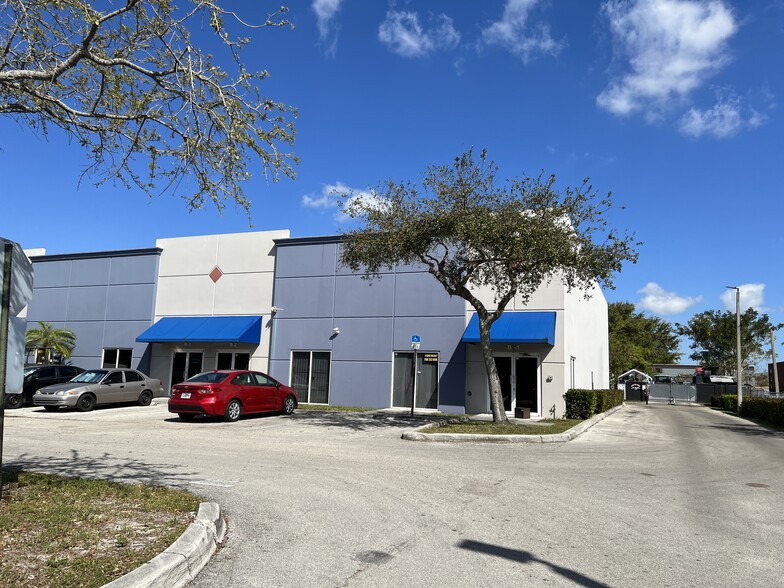 More Photos Of 4960 NW 165th St, Miami Warehouse For Sale