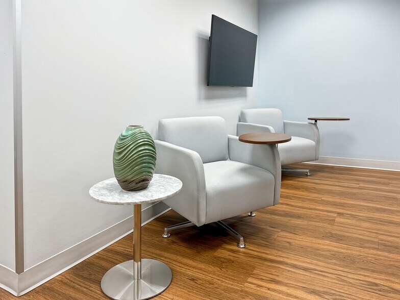 More Photos Of 8201 Peters Rd, Plantation Coworking Space