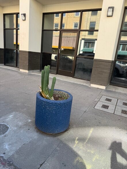 More Photos Of 528 E Main St, Stockton General Retail For Lease