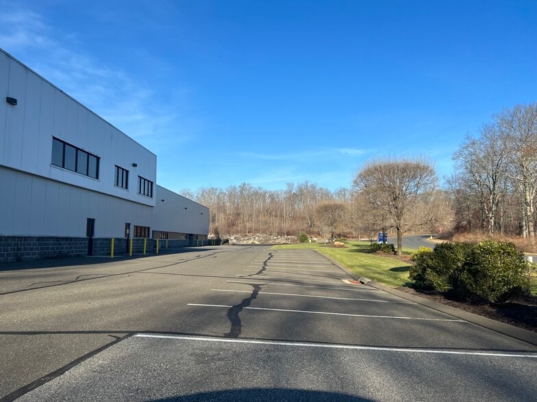 More Photos Of 17 Enterprise Dr, Monroe Manufacturing For Lease