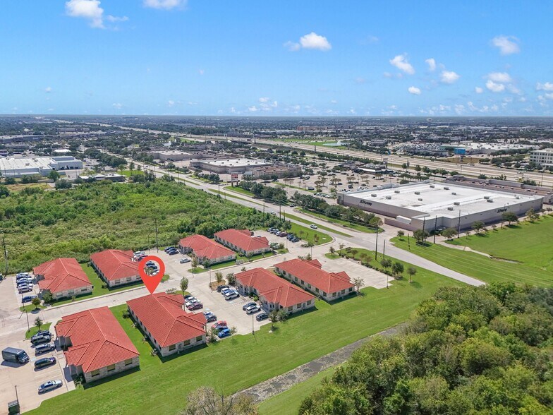 More Photos Of 2743 Smith Ranch Rd, Pearland Loft Creative Space For Sale