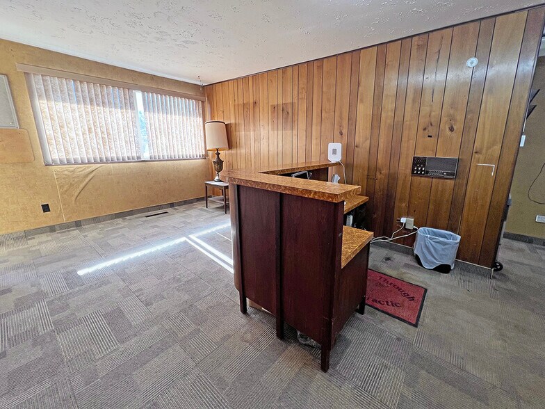 More Photos Of 195 Elm St, Blackfoot Office For Sale