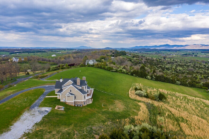 More Photos Of 243 Barrenridge rd, Staunton Specialty For Sale