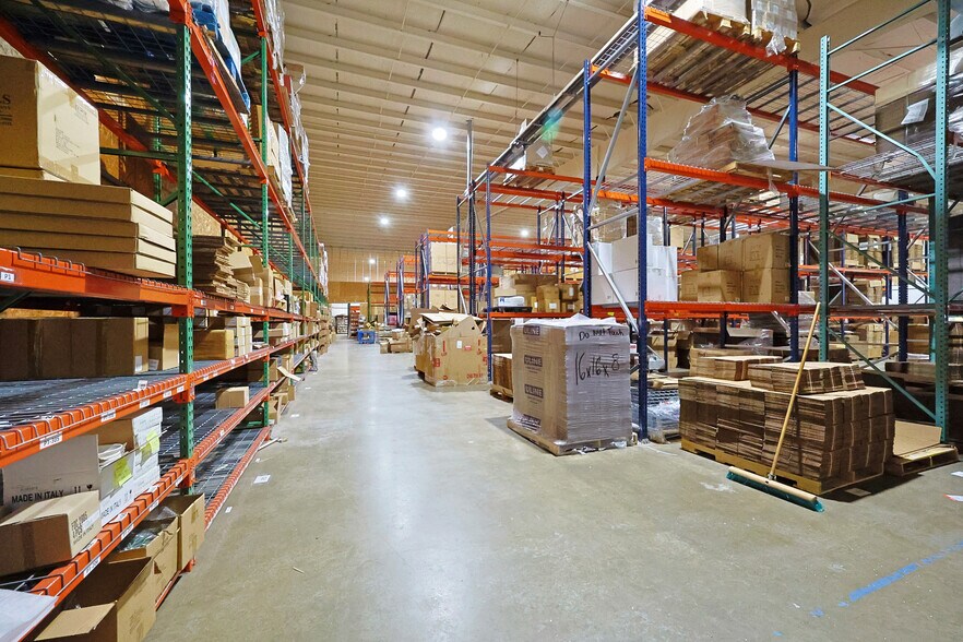 More Photos Of 556 Dettor Rd, Charlottesville Warehouse For Lease