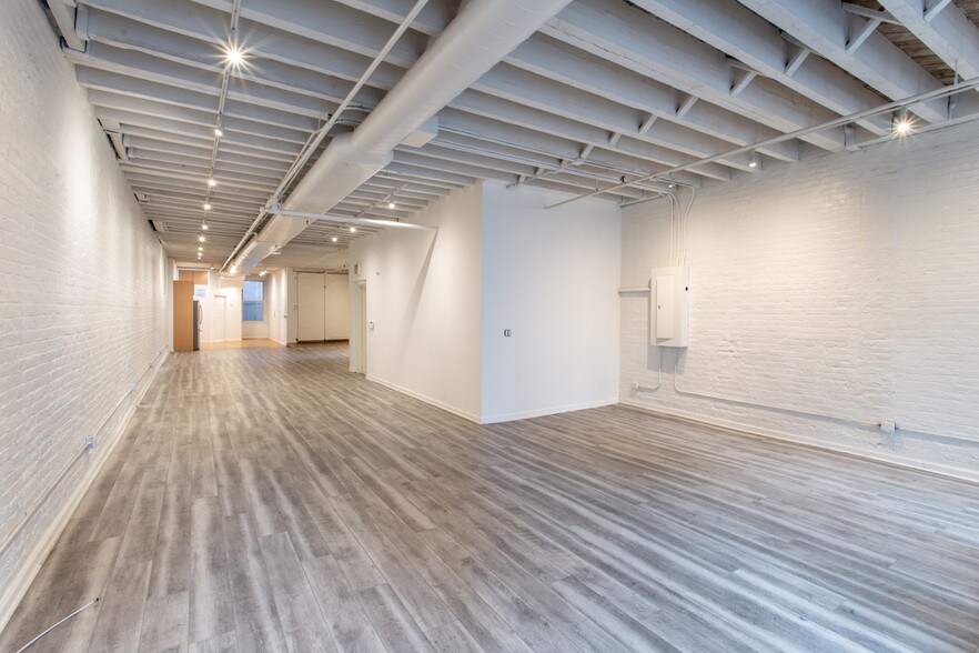 More Photos Of 447 W 36th St, New York Loft Creative Space For Sale