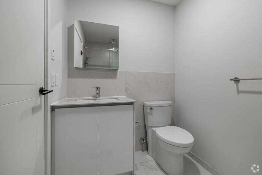 More Photos Of 2140 Baseline, Ottawa Apartments For Lease