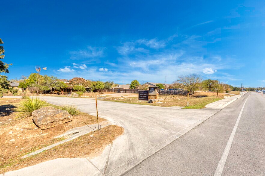 More Photos Of 1420 River Rd, Boerne Medical For Lease