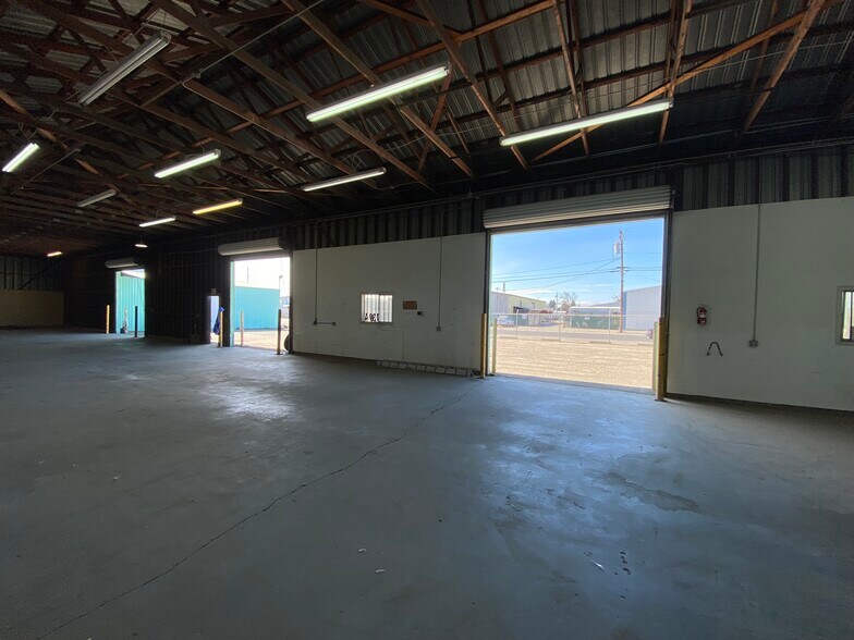 Primary Photo Of 1340-1342 N Emerald Ave, Modesto Warehouse For Lease