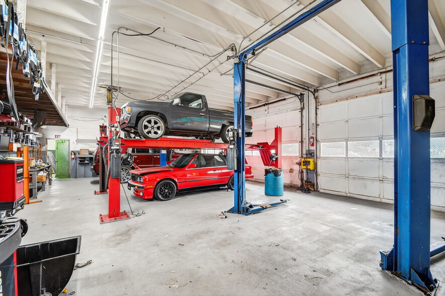 More Photos Of 1901 Florida St, Lake Worth Auto Repair For Sale