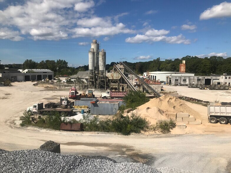 More Photos Of 1843 Middle Rd, Calverton Land For Sale