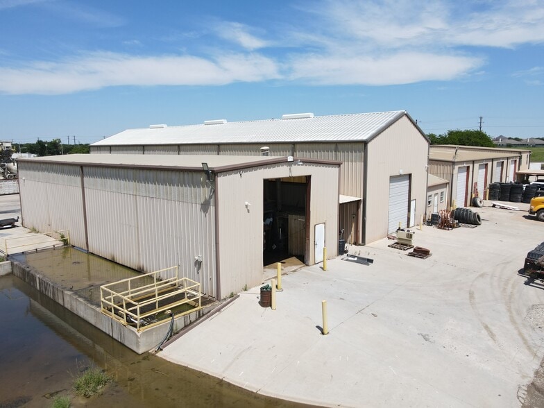 More Photos Of 16121 Highway 114, Justin Warehouse For Lease