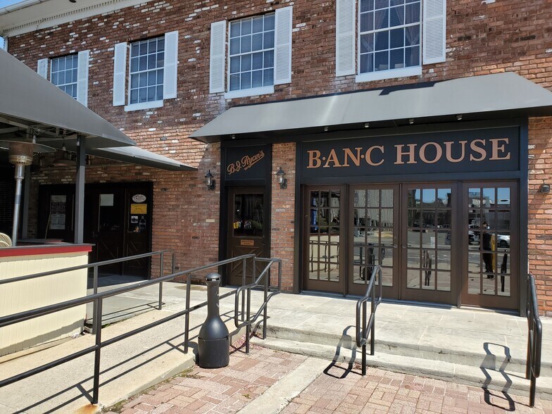 More Photos Of 16 River St, Norwalk Medical For Lease