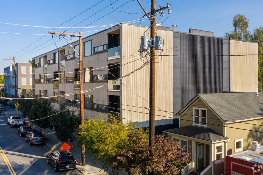 Primary Photo Of 3330 SE Division St, Portland Apartments For Lease