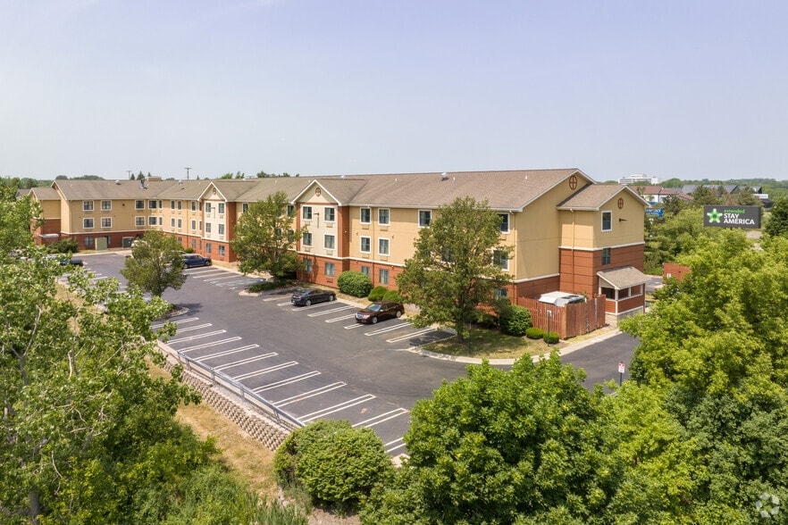 More Photos Of 1180 Doris Rd, Auburn Hills Hotel For Sale