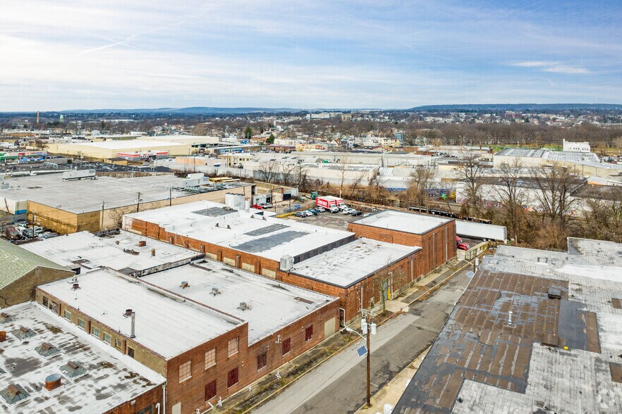 More Photos Of 163 Shaw Ave, Irvington Warehouse For Lease