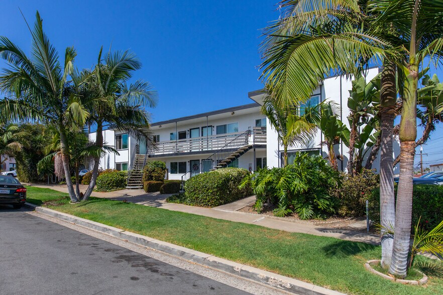 More Photos Of 2003 Emerald St, San Diego Apartments For Sale