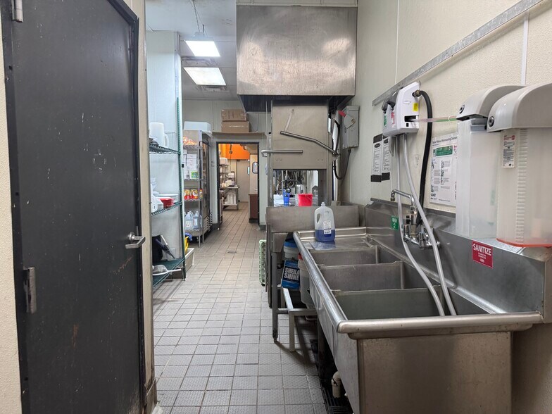 More Photos Of 2237 E Riverside Dr, Austin Restaurant For Lease