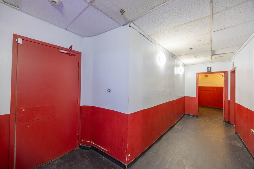 More Photos Of 19 Merrimack St, Lowell Restaurant For Sale