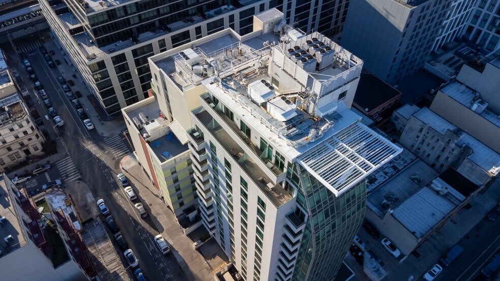 More Photos Of 39-05 29th St, Long Island City Hotel For Sale