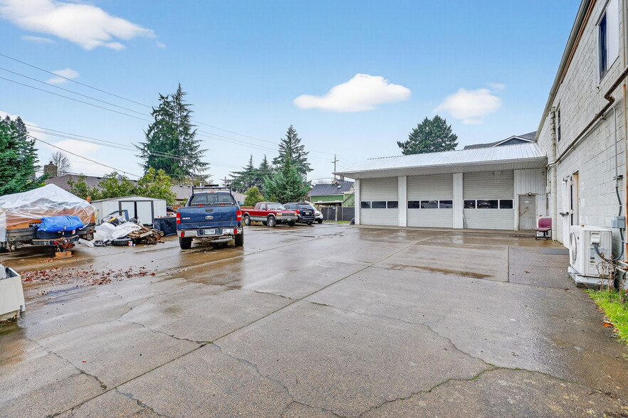More Photos Of 814 E 2nd St, Newberg Office For Sale