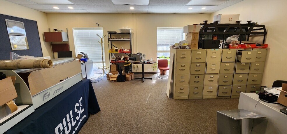 More Photos Of 29 Kripes Rd, East Granby Light Manufacturing For Lease
