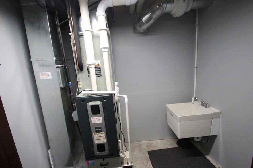 More Photos Of 4087 Medina Rd, Medina Medical For Lease