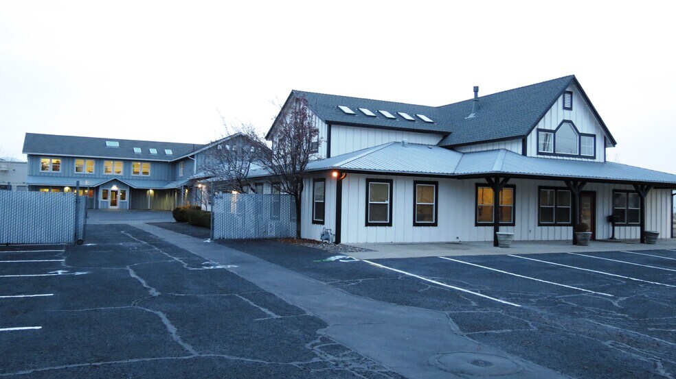 More Photos Of 1925 E Prater Way, Sparks Office For Sale