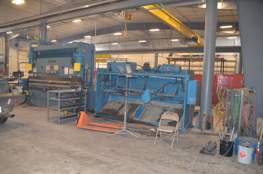 More Photos Of 112 Southwest Dr, Cheyenne Flex For Lease