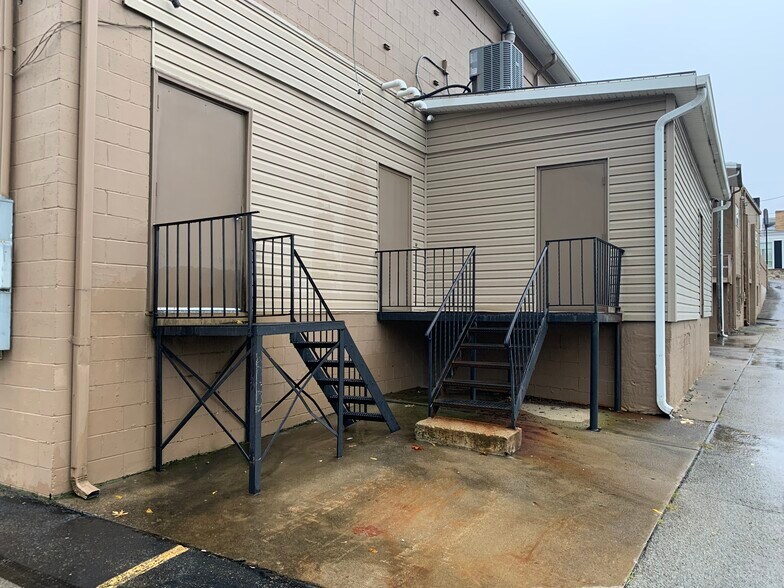 More Photos Of 105-111 W Fayette St, Uniontown Unknown For Lease