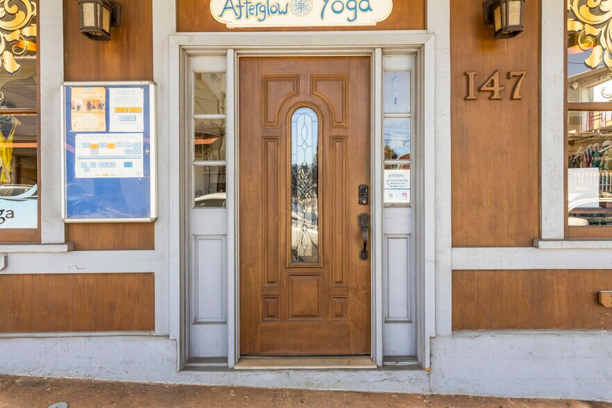 More Photos Of 145 N Market St, Wailuku Storefront Retail Residential For Lease