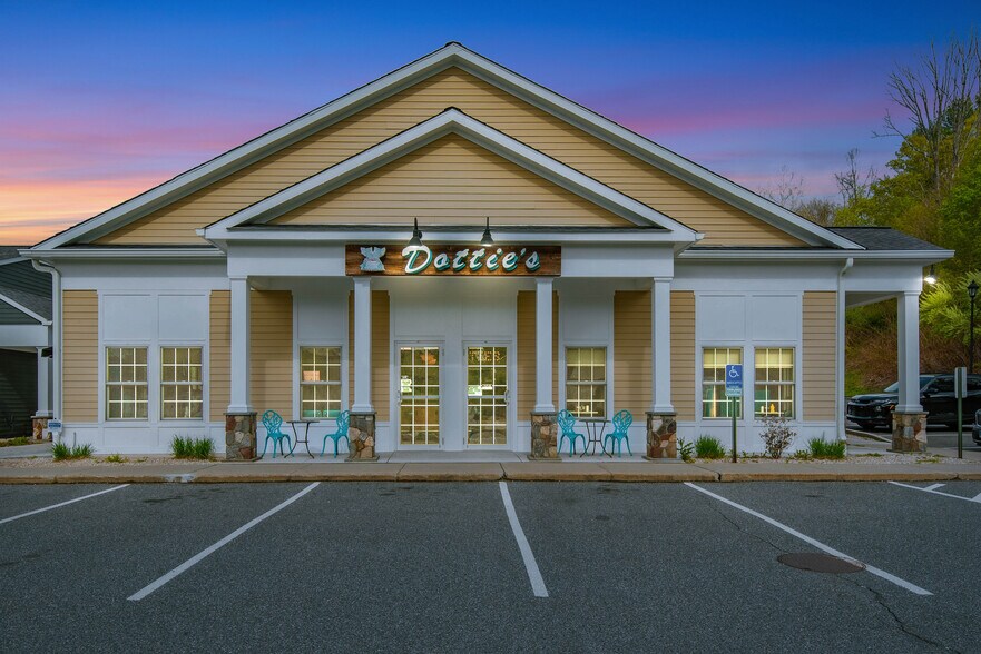 More Photos Of 787 Main St S, Woodbury Storefront Retail Office For Sale