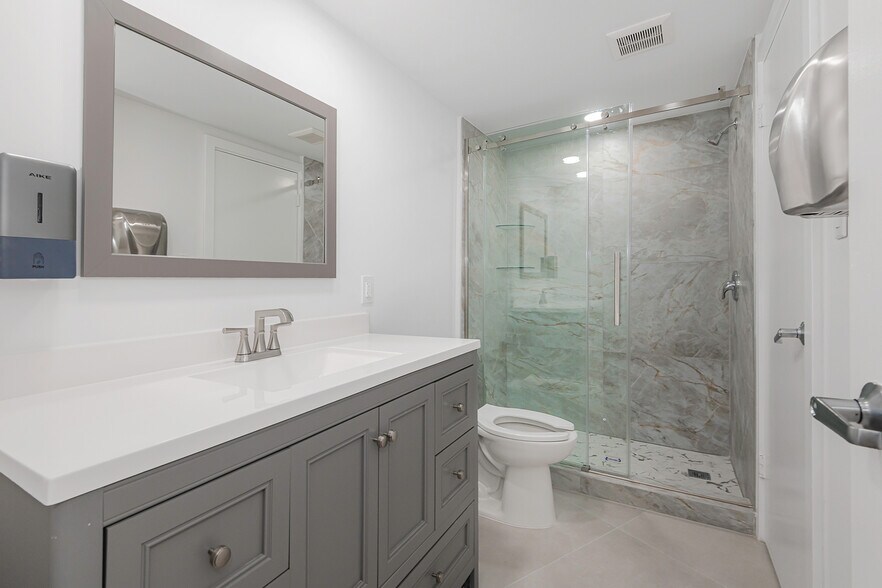 More Photos Of 5401 Collins Ave, Miami Beach Apartments For Lease