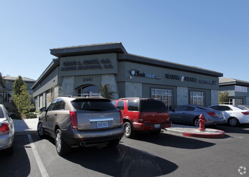 Primary Photo Of 2461 W Horizon Ridge Pky, Henderson Medical For Lease