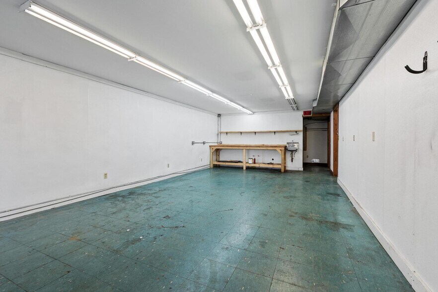 More Photos Of 181 Main St. Unit B St, Orange General Retail For Lease