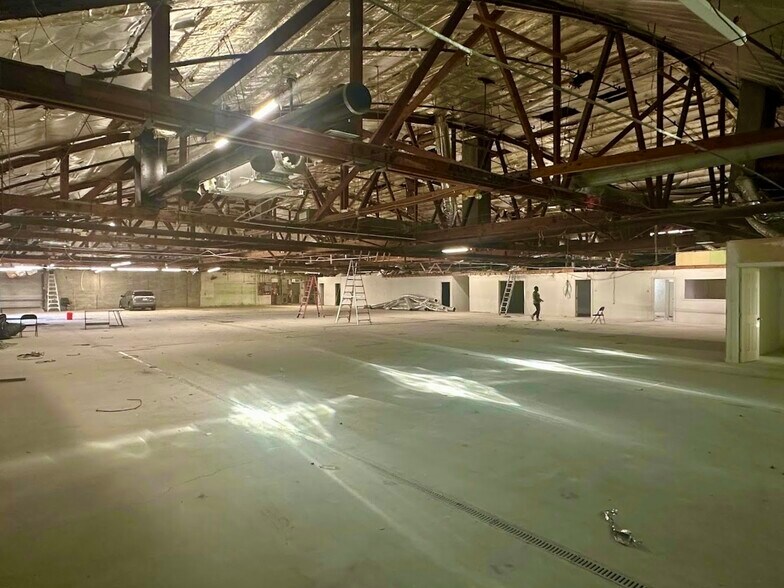 More Photos Of 1901 1st St, San Fernando Manufacturing For Sale