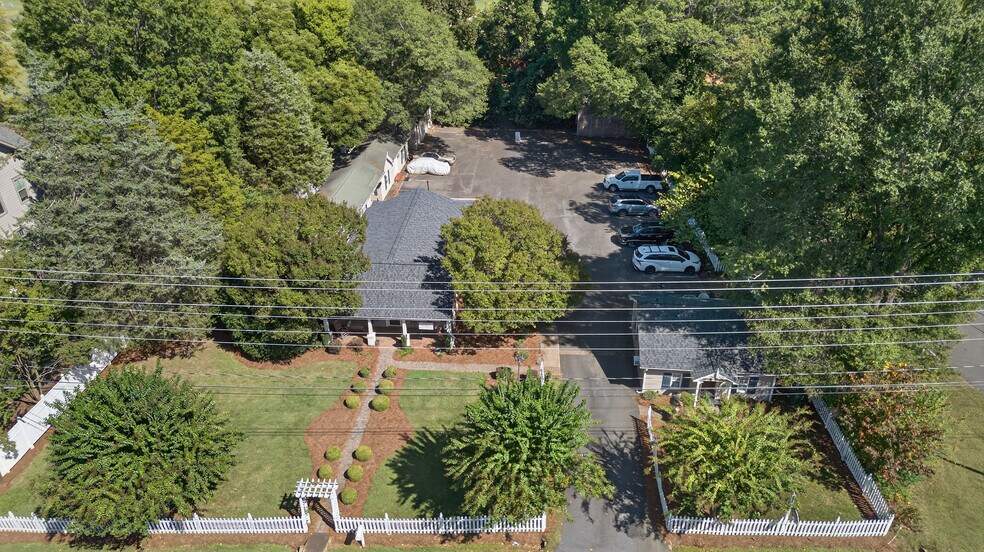 More Photos Of 19428 Zion Ave, Cornelius Office For Sale
