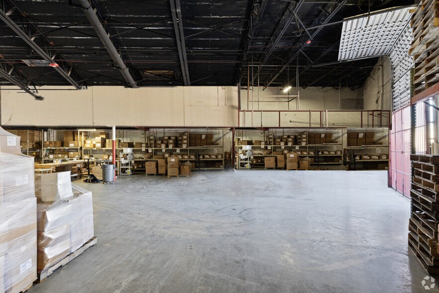 More Photos Of 2320 NW 147th St, Opa-locka Warehouse For Lease
