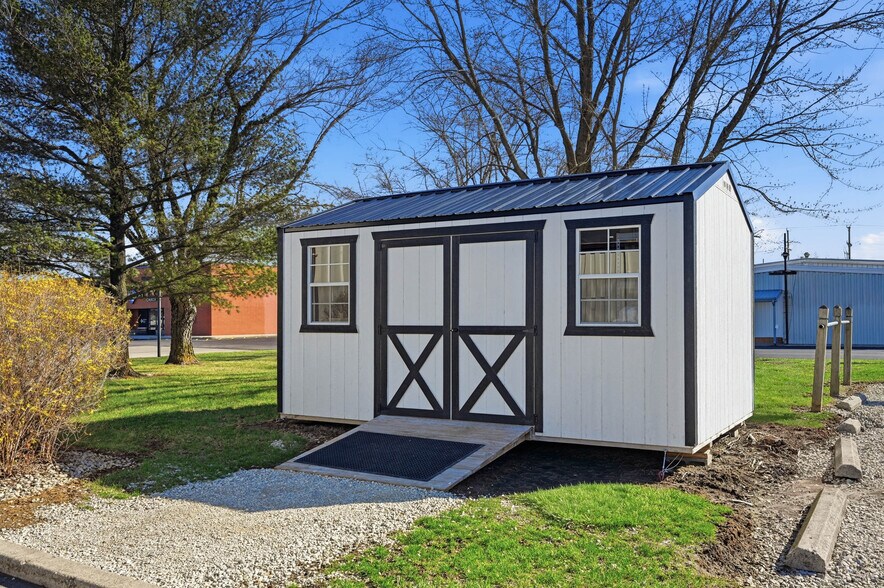 More Photos Of 1511 N Meridian St, Portland Freestanding For Sale