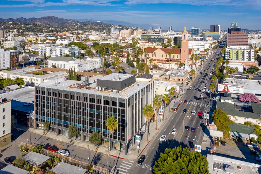 More Photos Of 6725 W Sunset Blvd, Los Angeles Office For Lease